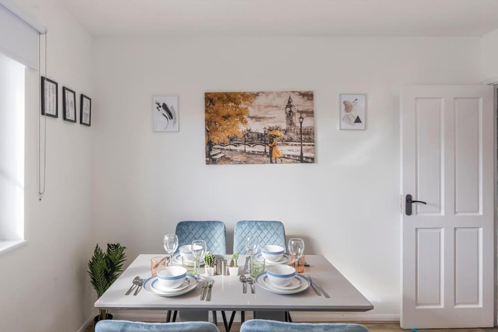 Shard View 2Br Next Tower Bridge Apartment London Bagian luar foto
