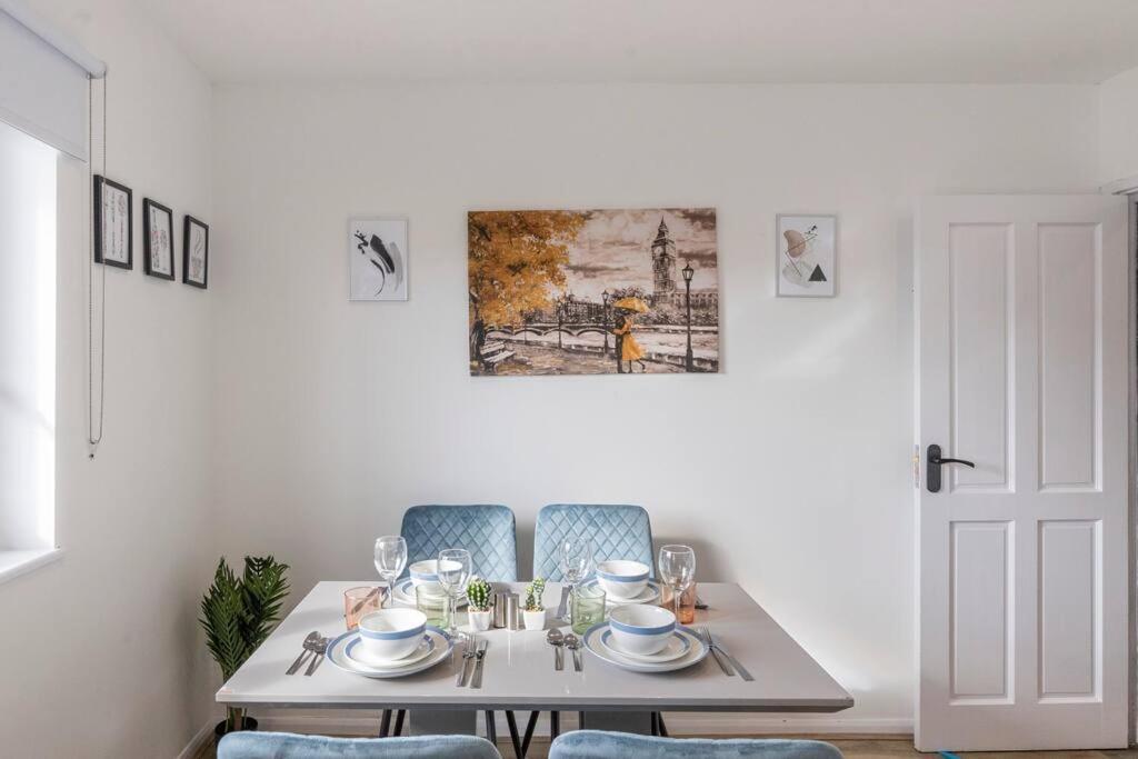 Shard View 2Br Next Tower Bridge Apartment London Bagian luar foto