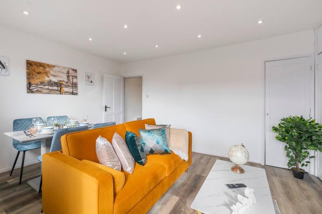 Shard View 2Br Next Tower Bridge Apartment London Bagian luar foto