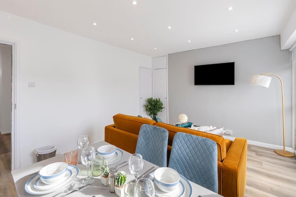 Shard View 2Br Next Tower Bridge Apartment London Bagian luar foto